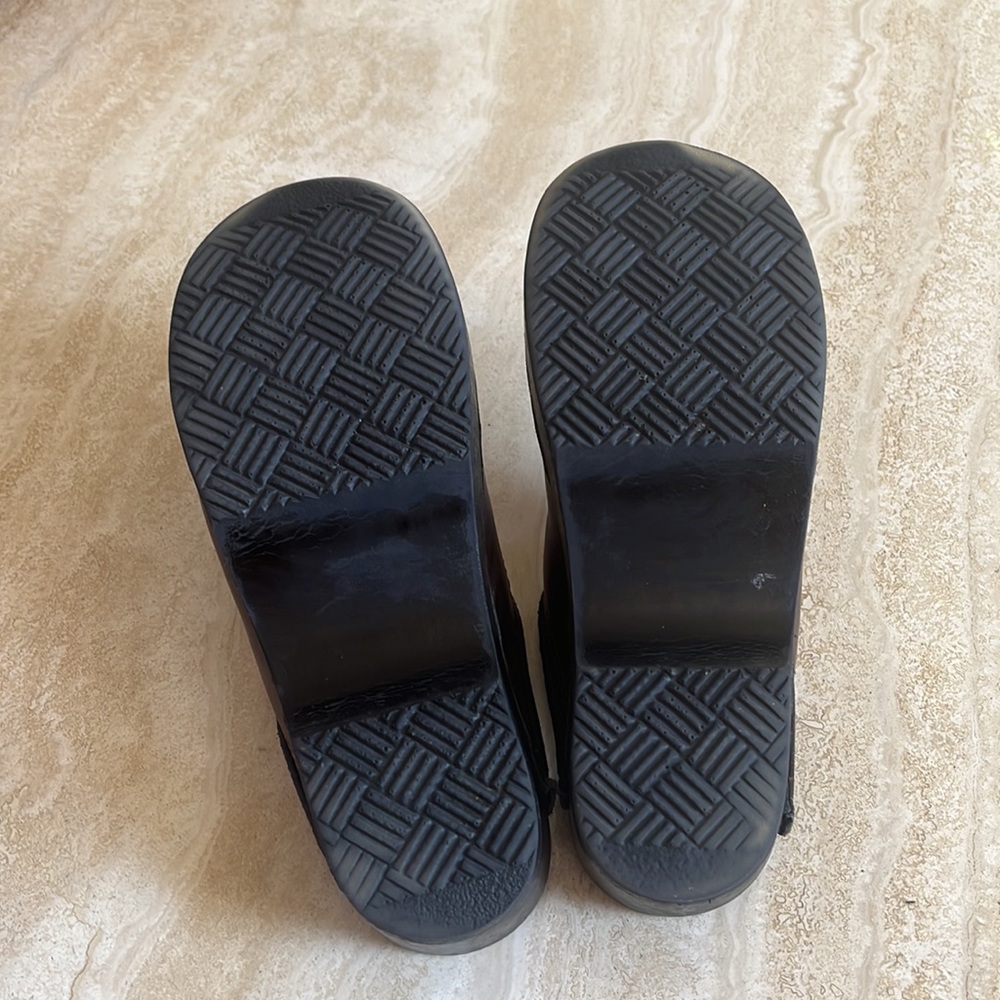 Sven Clogs - image 3